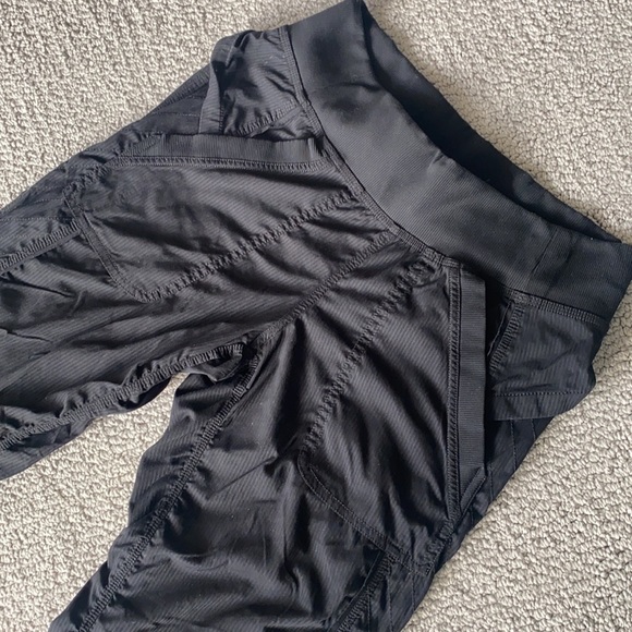 LULULEMON DANCE STUDIO BLACK FULL LENGTH PANTS🍋 - Picture 9 of 13